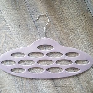 Velvety multi hanger